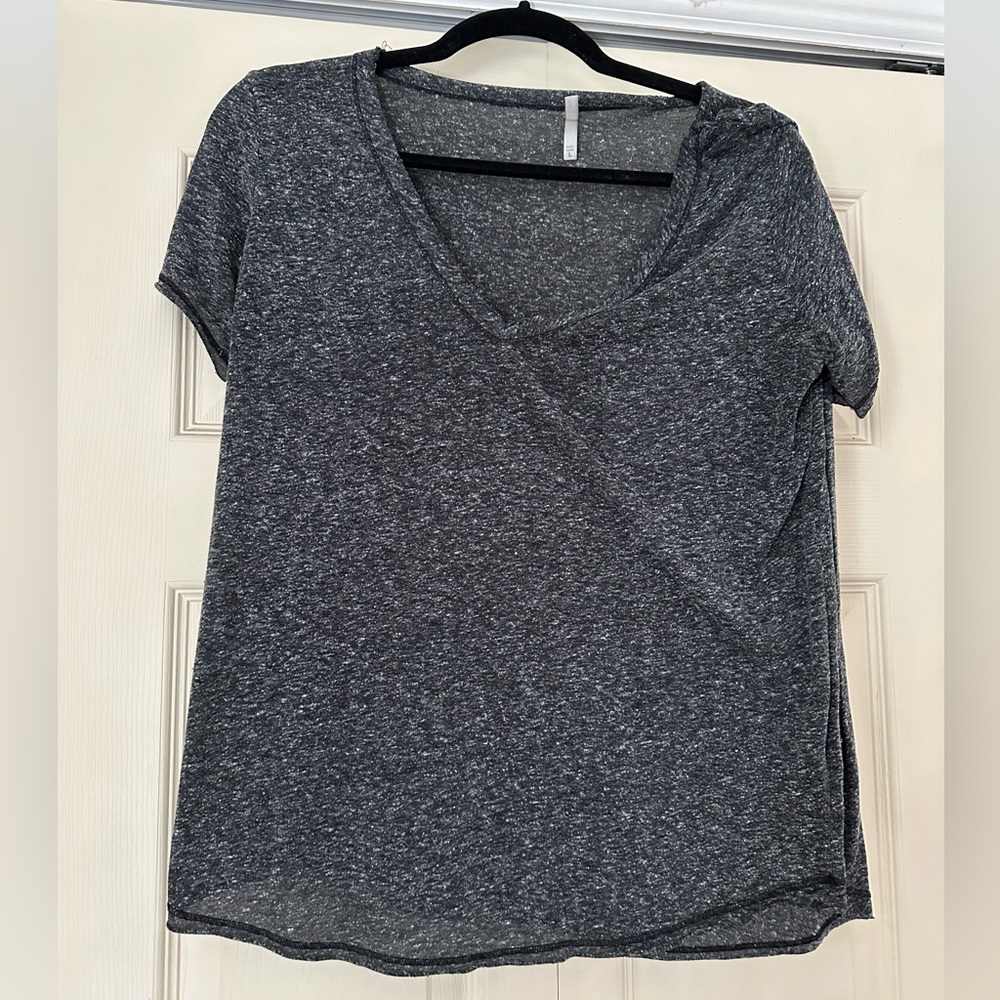 BKE loose fitting v neck tee